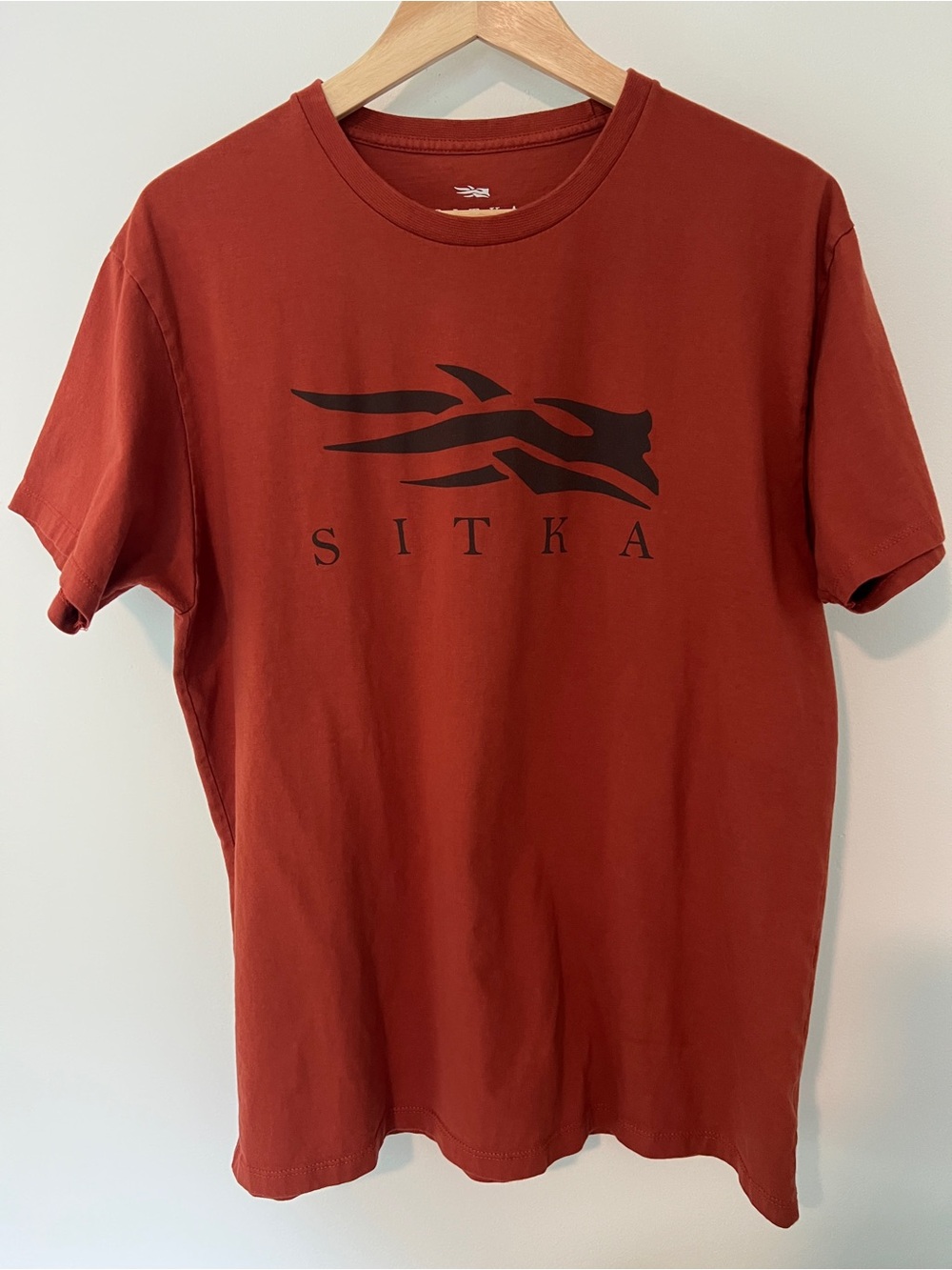 Sitka Men's Short-Sleeve Crewneck Tee in Rust